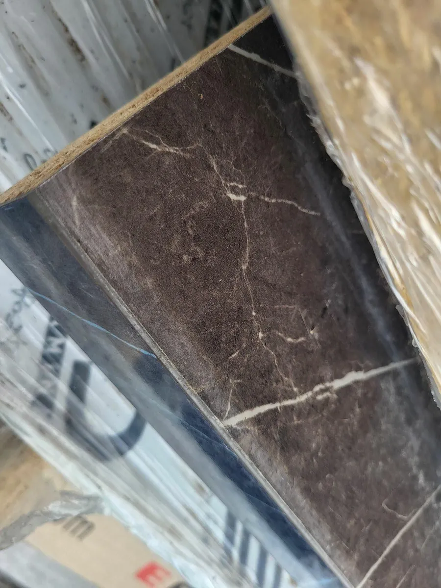 14  off 40mm  formica worktops 4.1 long - Image 2