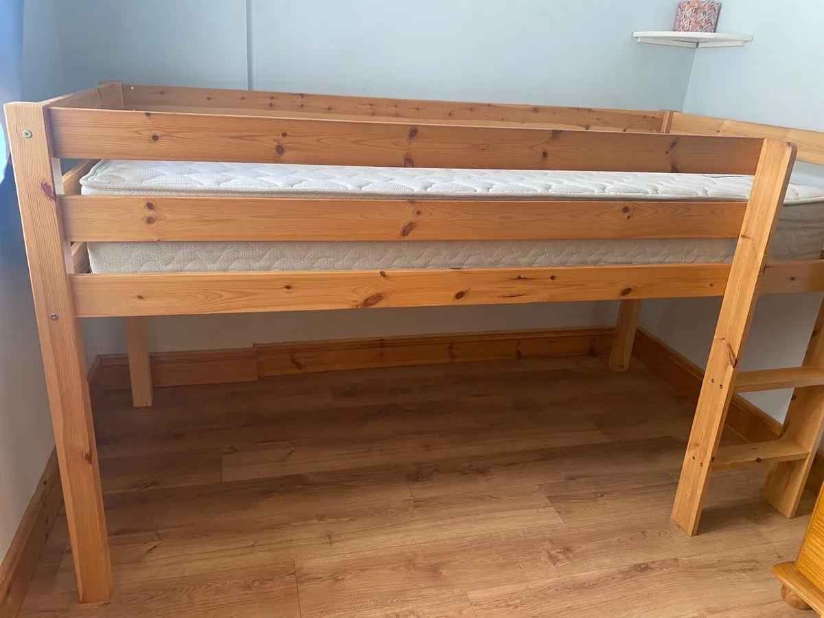 Single mid sleeper bed - Image 3