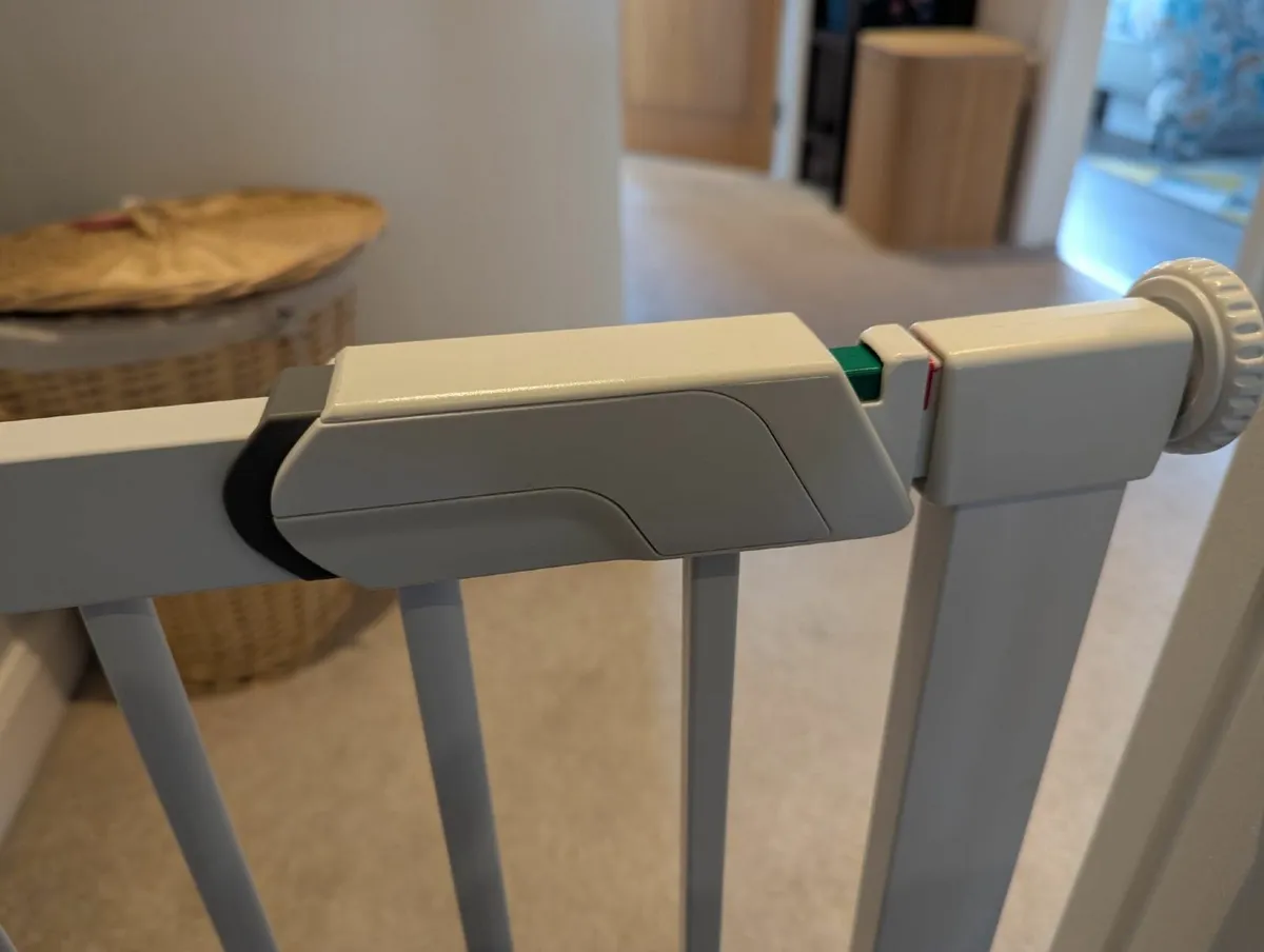 Safety 1st Flat-Step Stair Gate - Image 2
