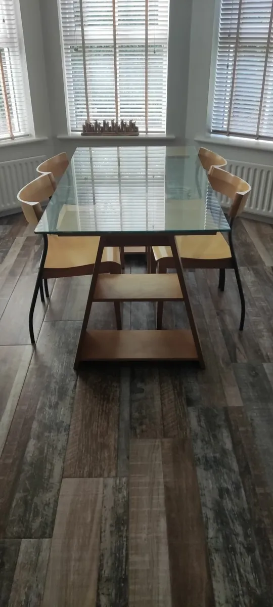 Dining table and 4 chairs - Image 1