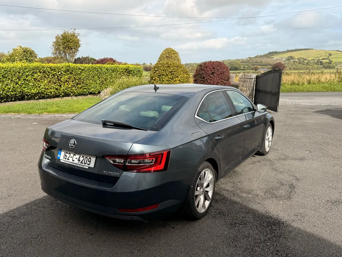 Skoda Superb - Image 4