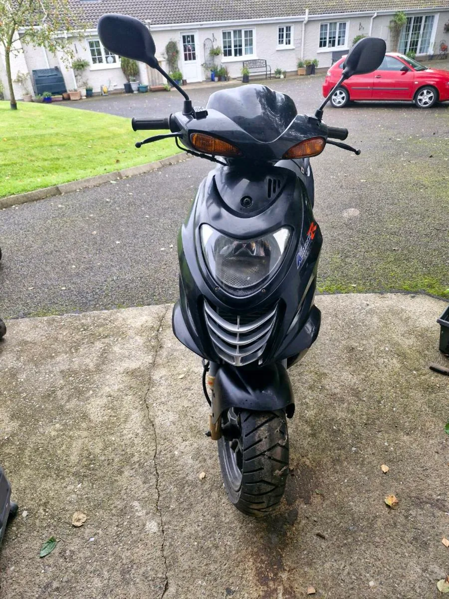 scooter - Image 1
