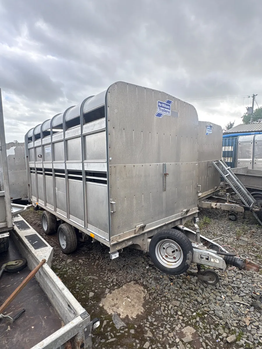 Ifor Williams DP120 12ft cattle trailer - Image 1