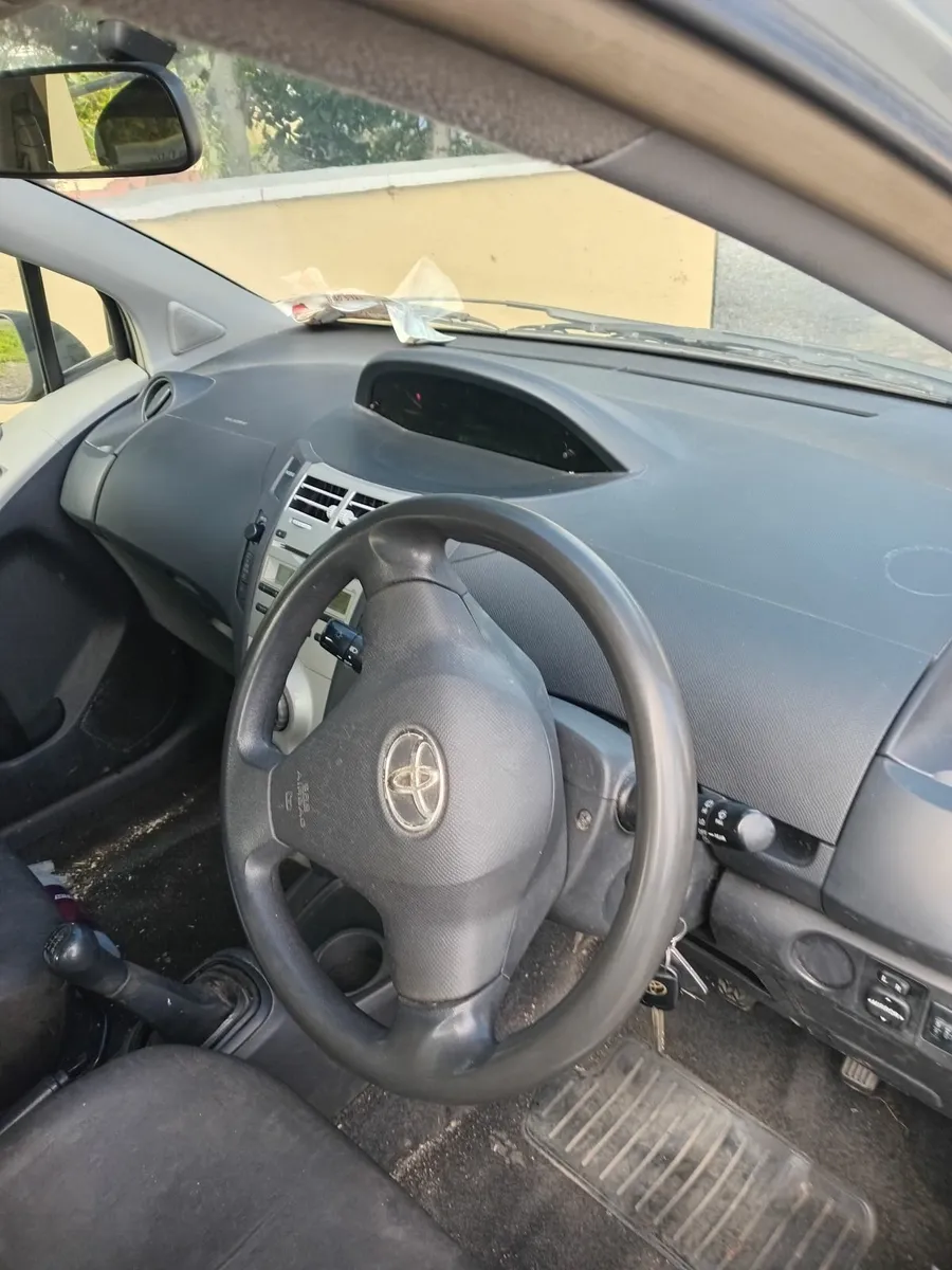 Toyota Yaris 2006 - Image 3
