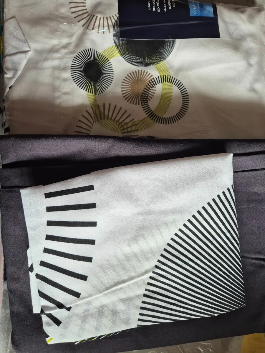 Bed sheets - Image 1