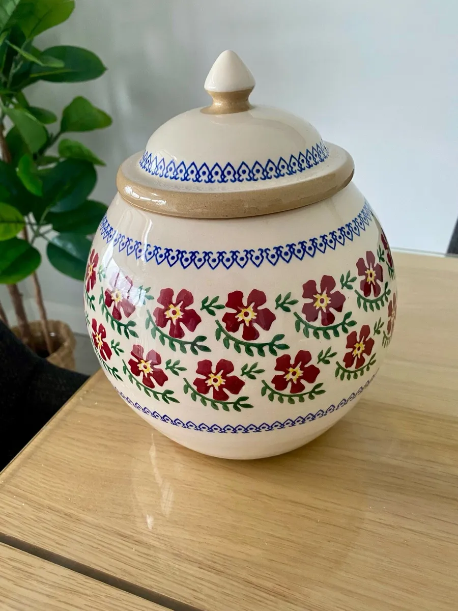 Nicolas Moss Cookie Jar - Image 1