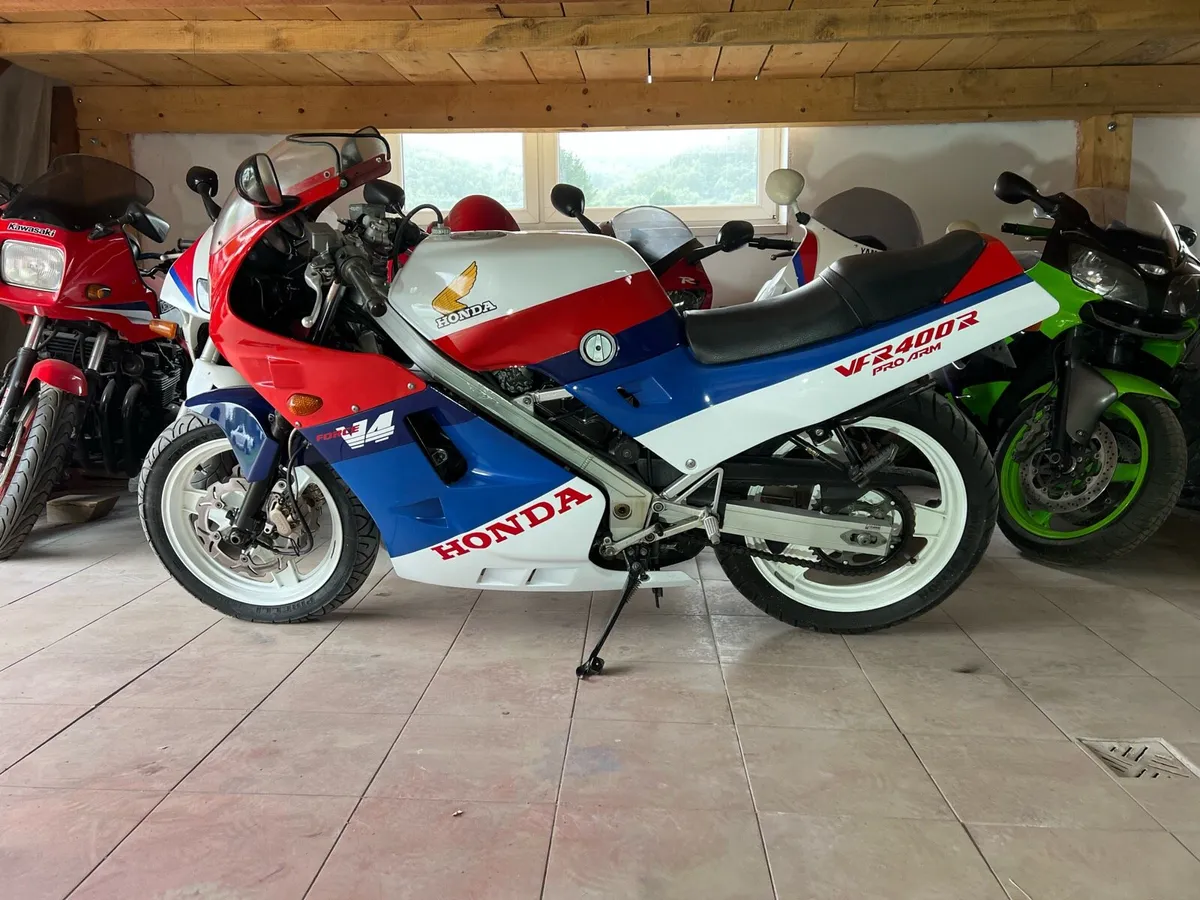 Honda vfr400 vfr750 limited edition - Image 2