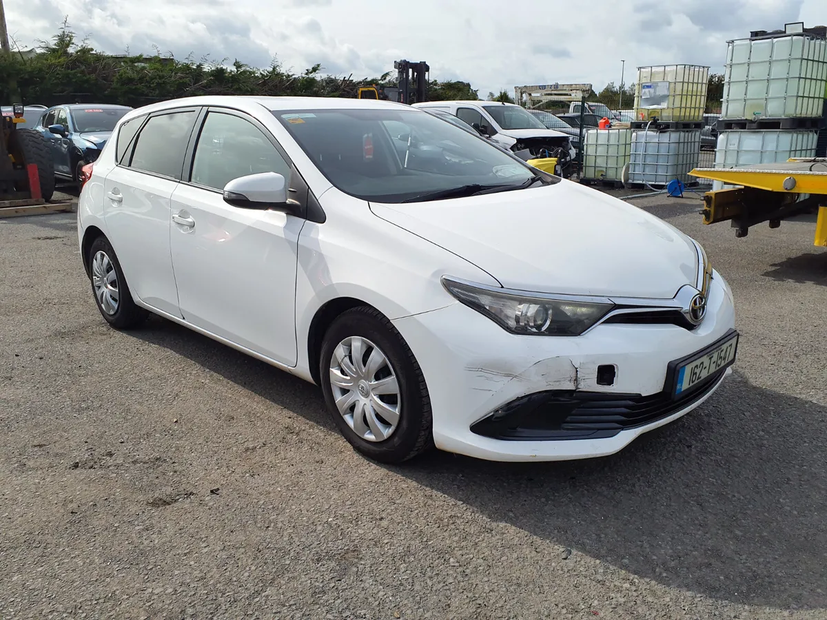 2016 Toyota auris van - Image 1