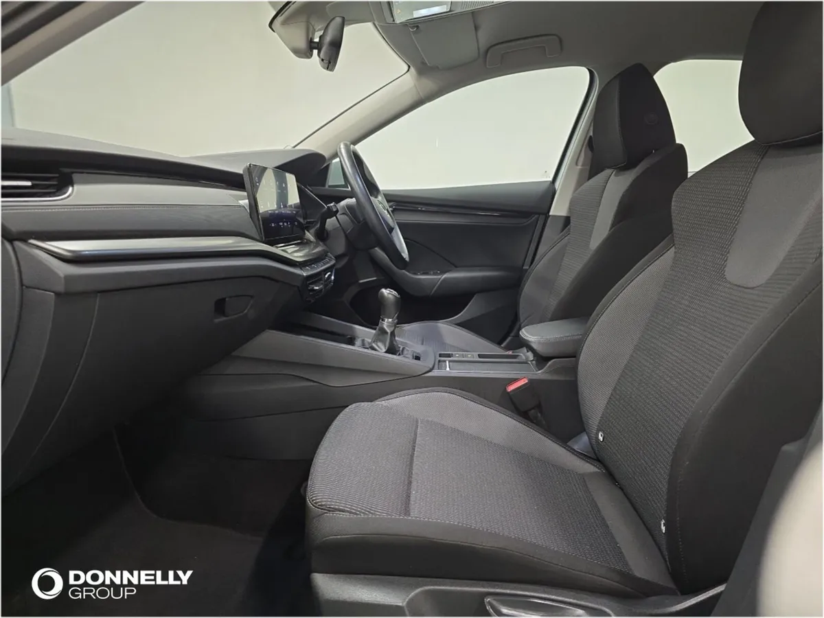 Skoda OCTAVIA Diesel Hatchback SE Technology - Image 4