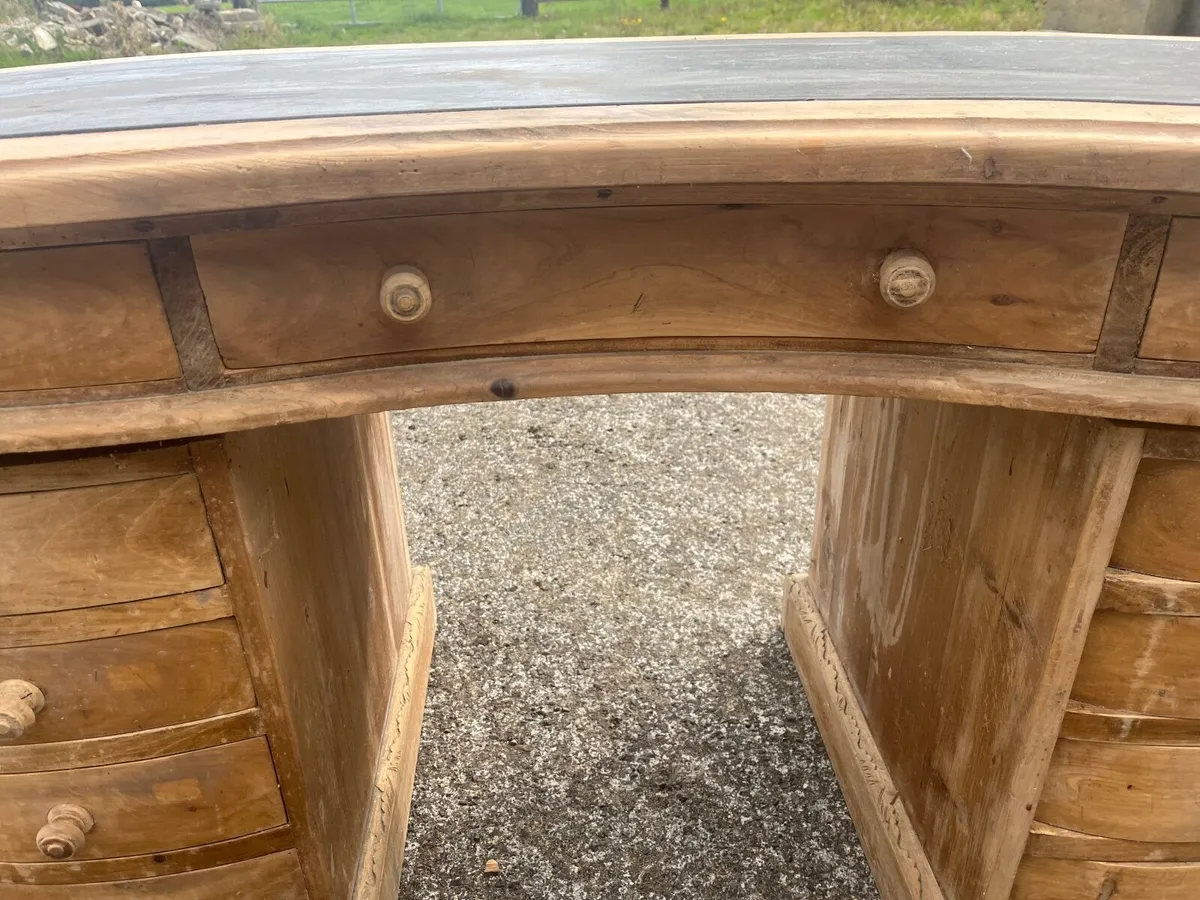 Desk - Image 3