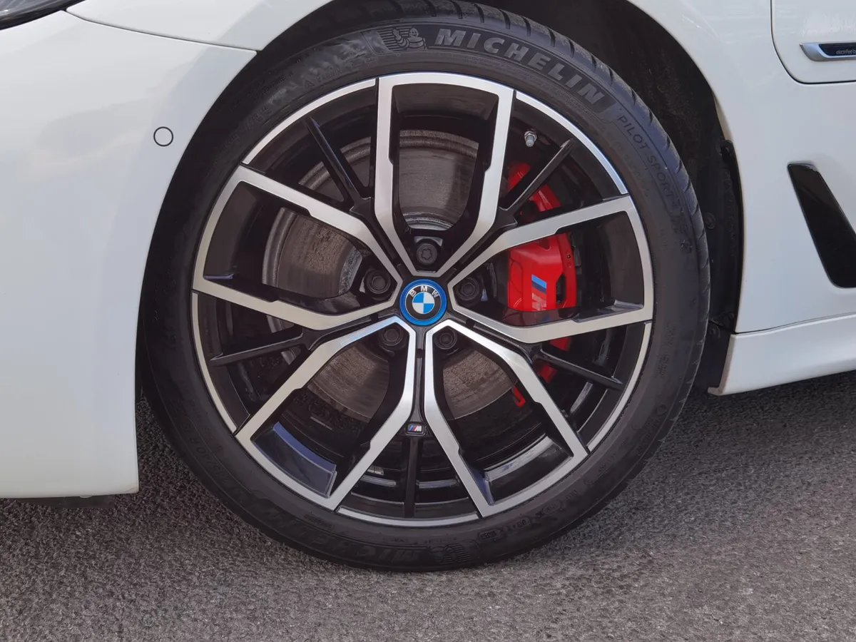 BMW 5 SERIES 530E M SPORT **MASSIVE SPEC!!** - Image 2