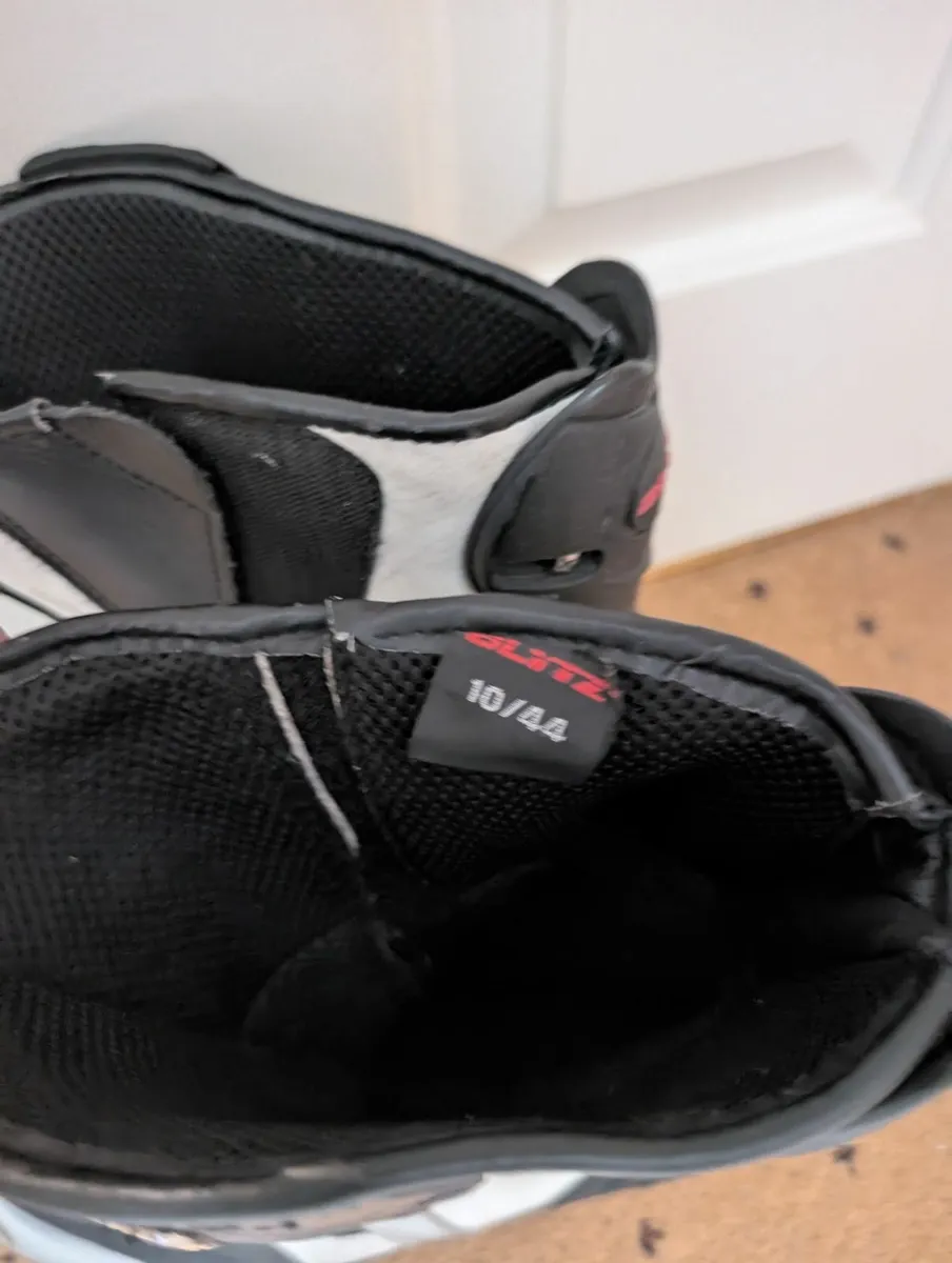 Motorcycle leathers and boots - Image 2