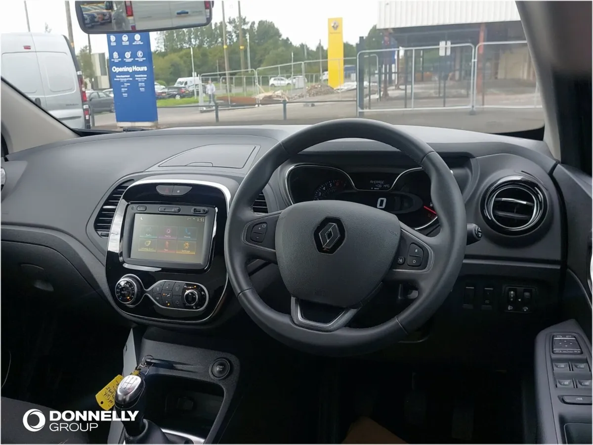 Renault Captur Hatchback Iconic - Image 4