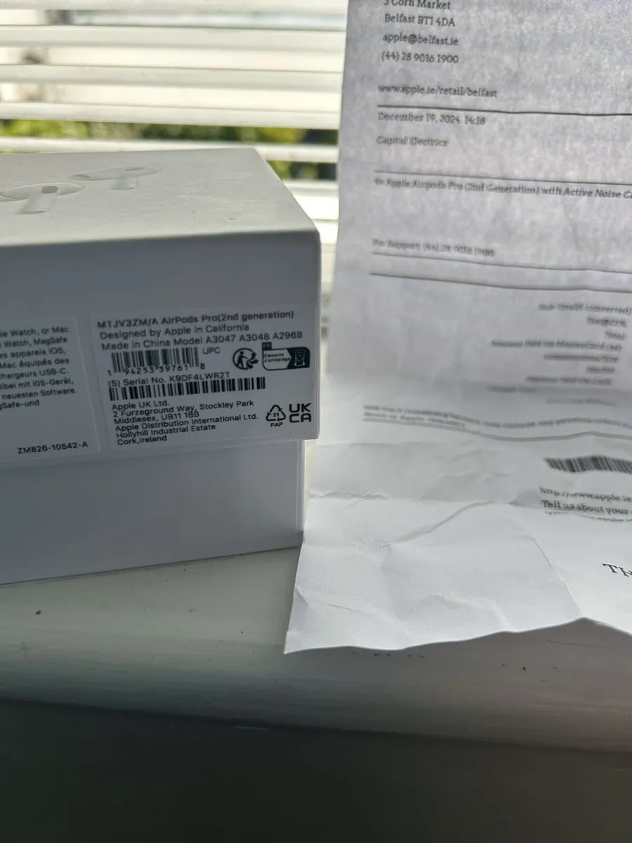 AirPods - Image 4