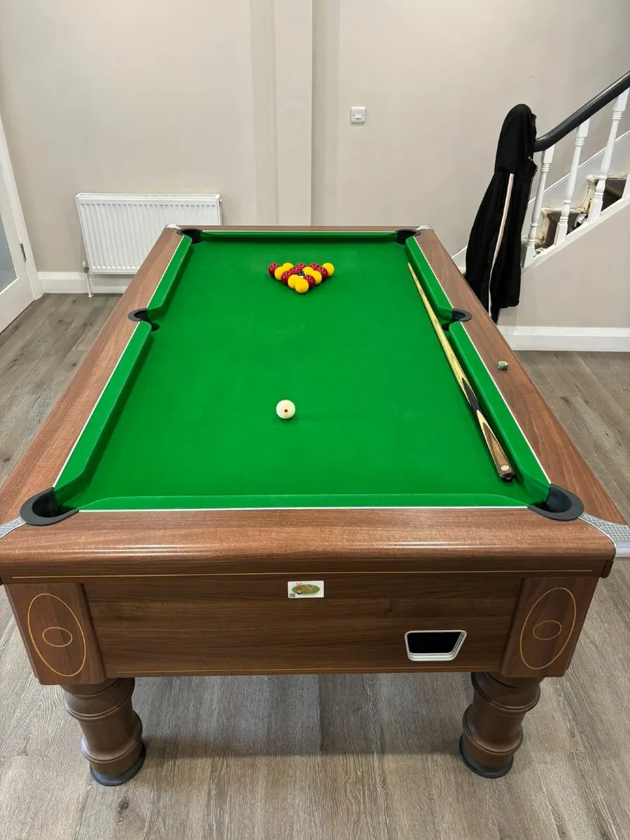 Supreme prince pool table - Image 1