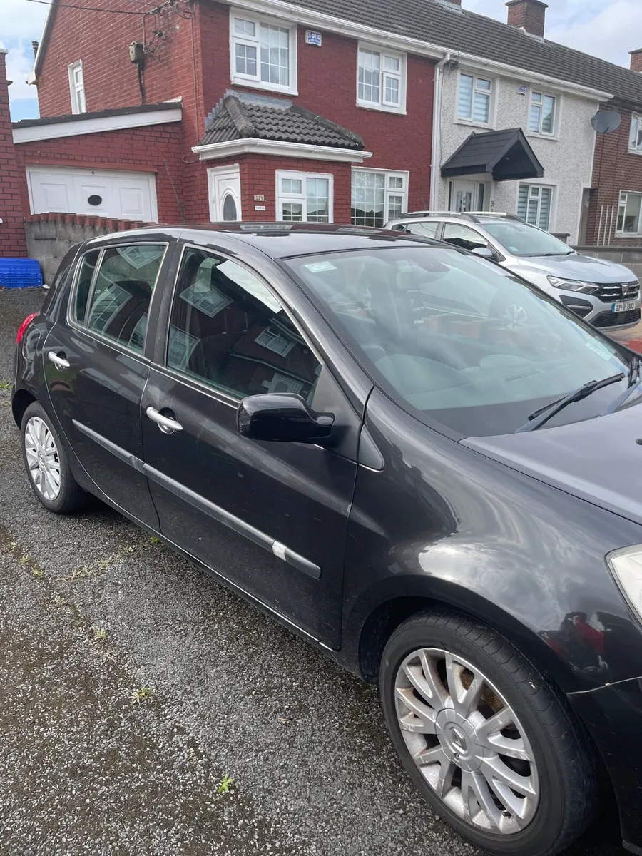 Renault Clio - Image 2