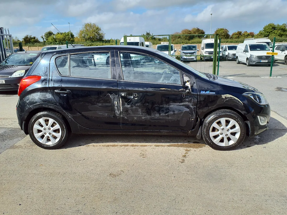 2013 Hyundai i20 - Image 2