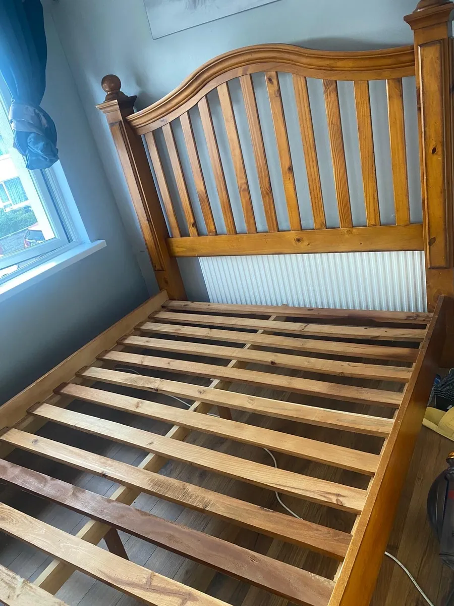 Mahogany king size bed - Image 1