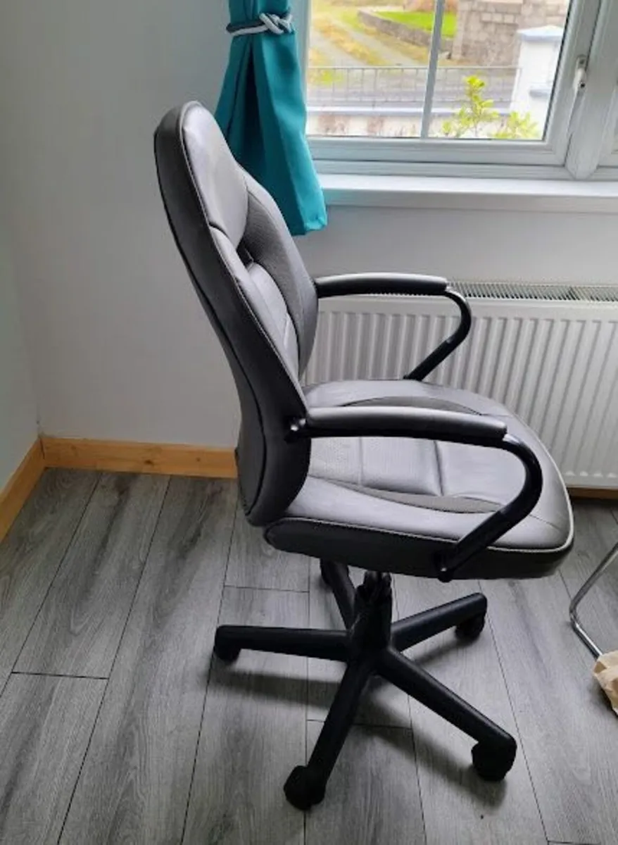 Grey Faux Leather Gaming Chair - Image 2