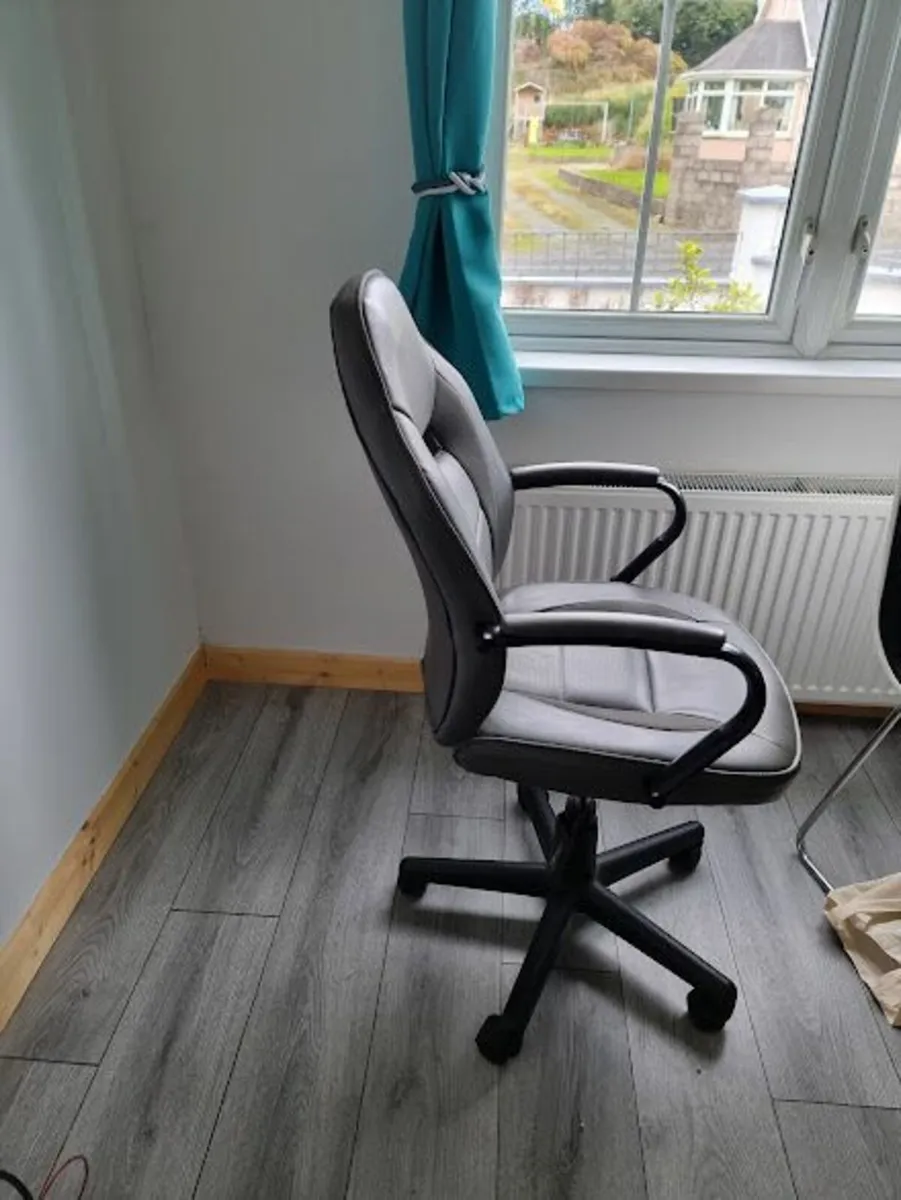 Grey Faux Leather Gaming Chair - Image 3