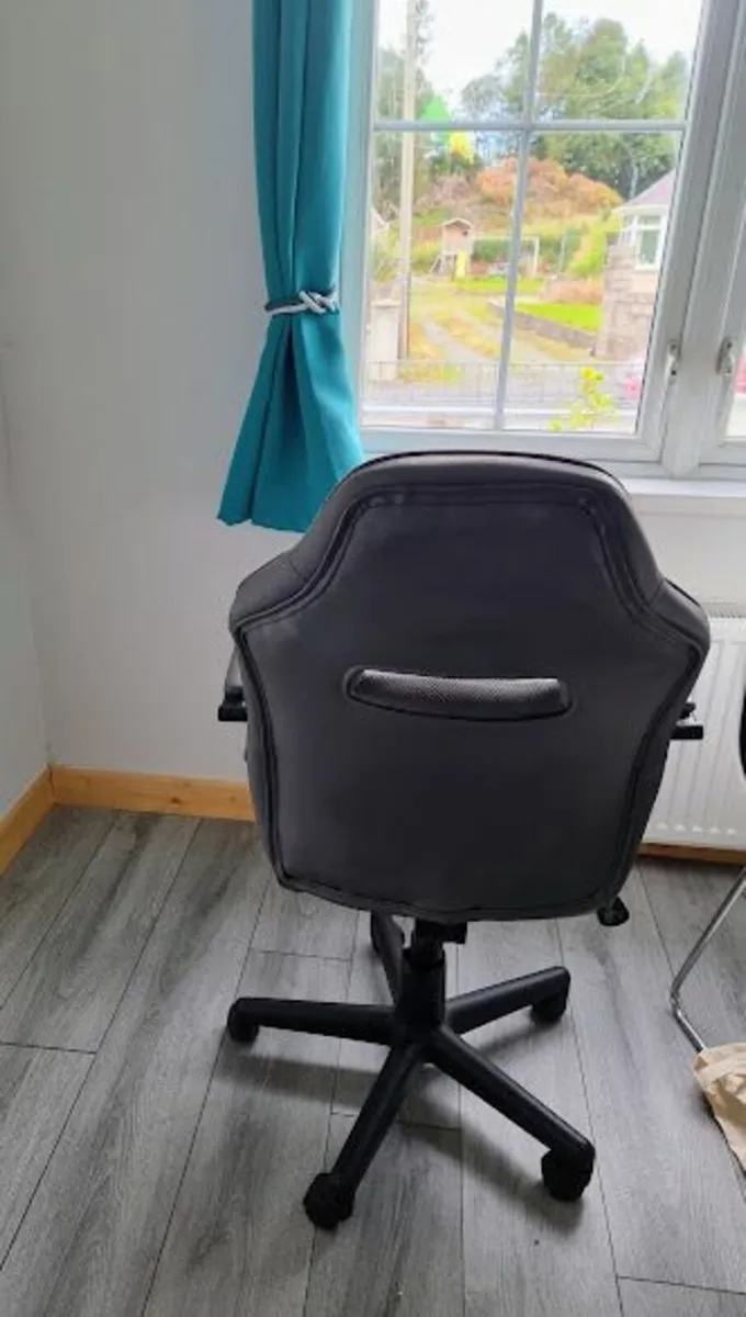 Grey Faux Leather Gaming Chair - Image 4