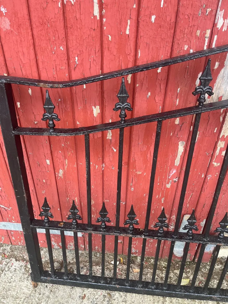 Gates - Image 1