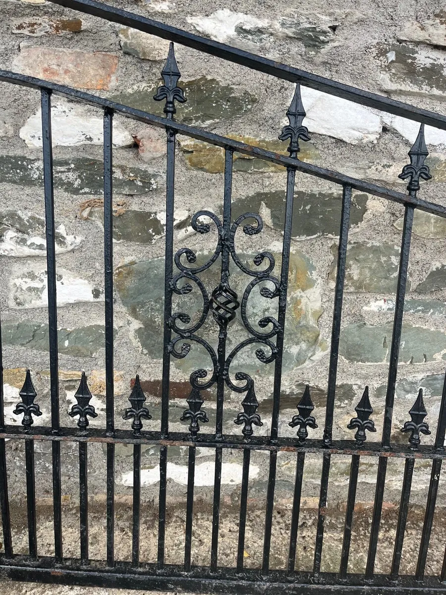 Gates - Image 3