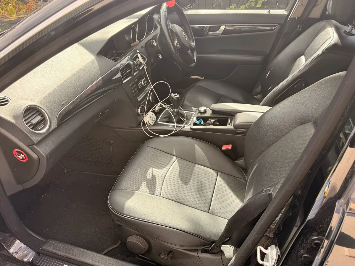 Mercedes C220 - Image 2