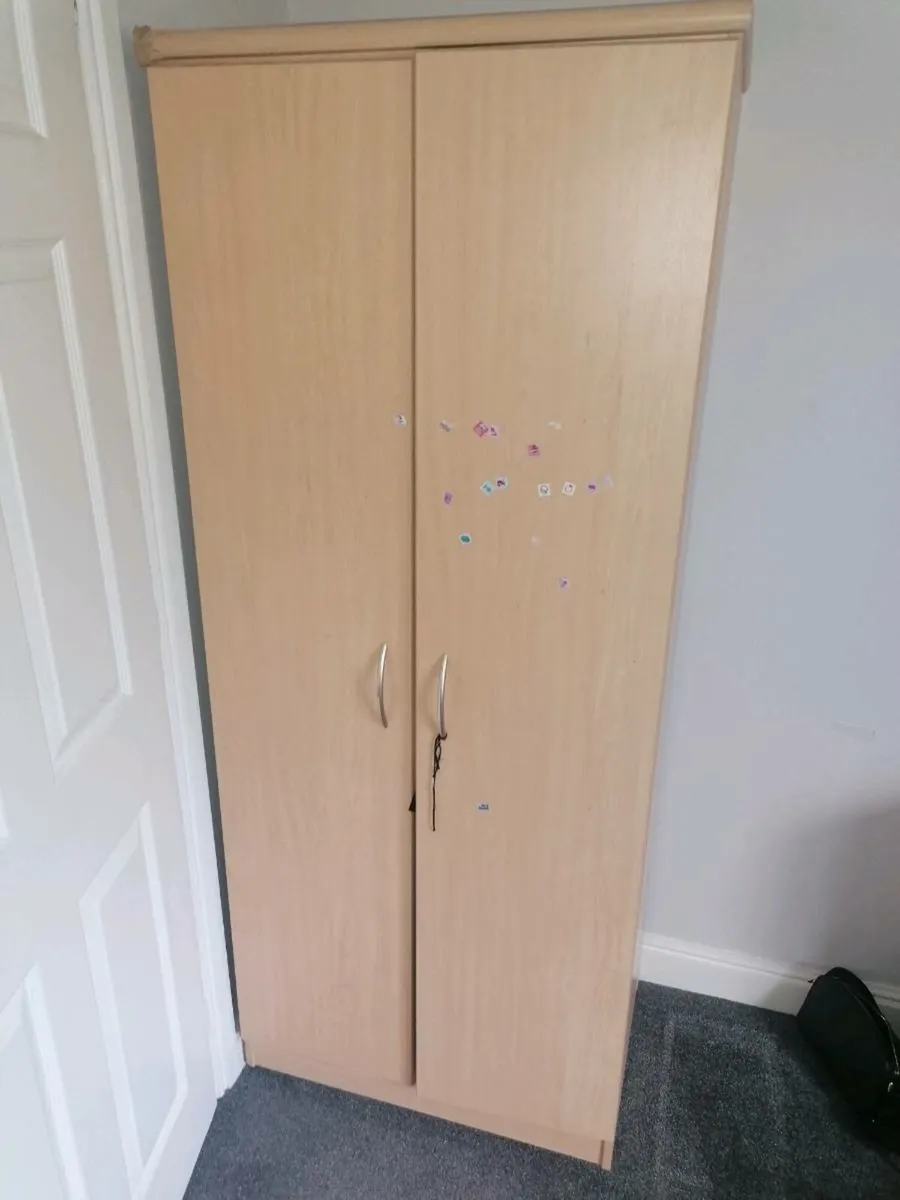 Bedroom furniture - Image 1