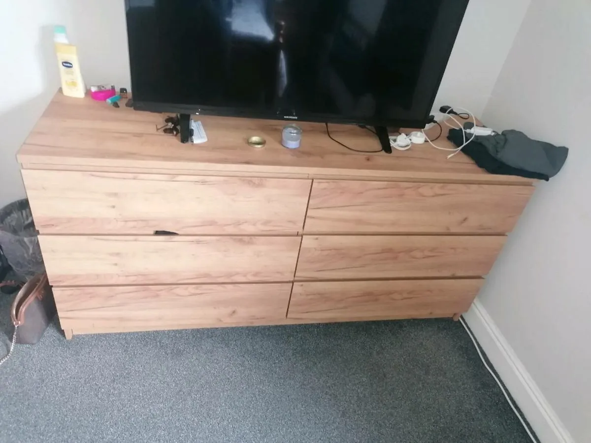 Bedroom furniture - Image 2
