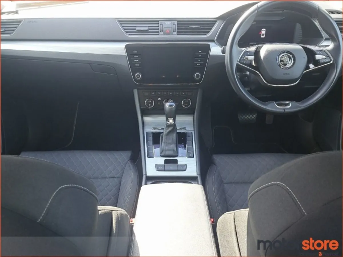 Skoda Superb Superb AMB 2.0tdi 122HP DSG - Image 4