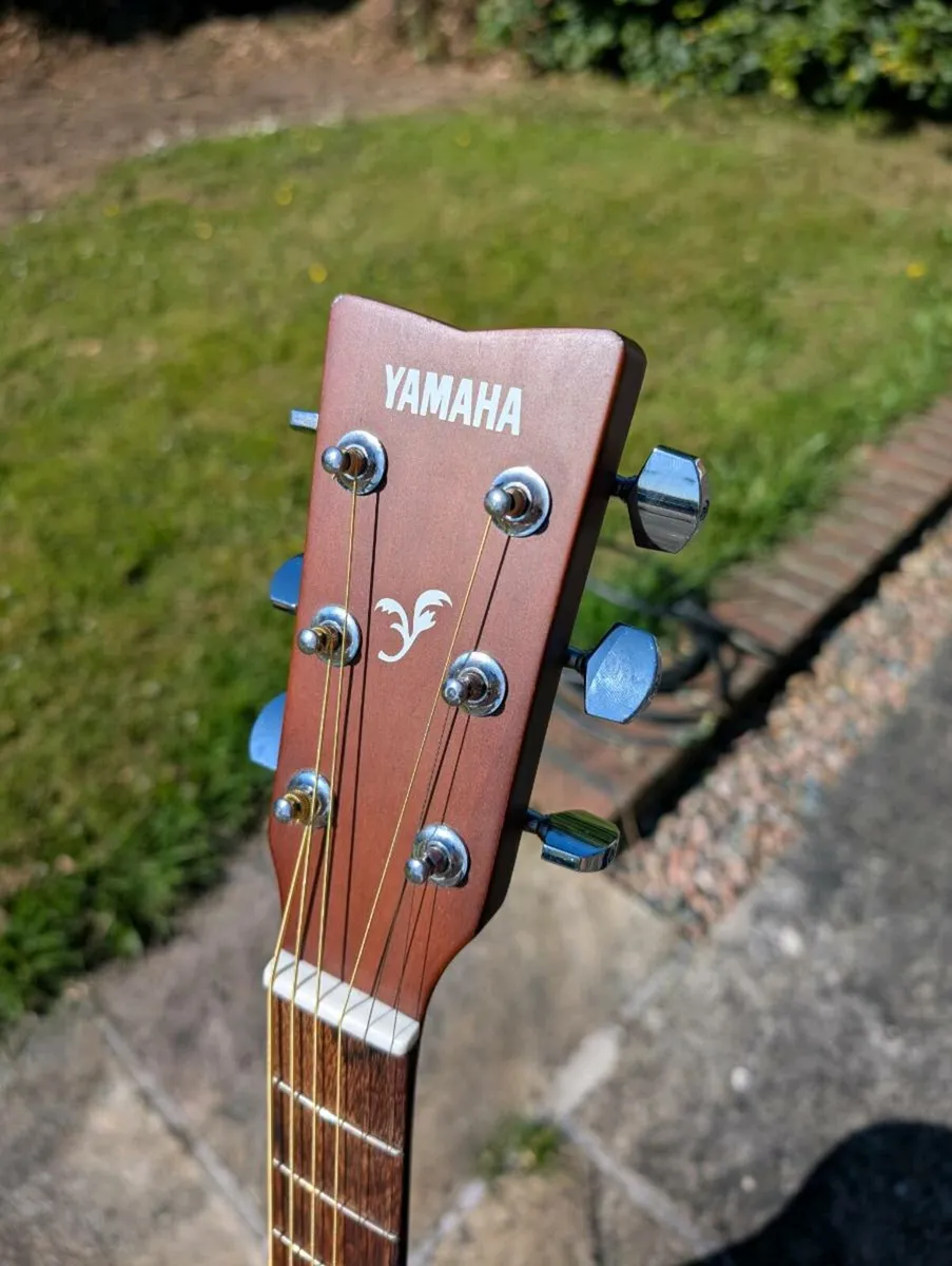 Yamaha F310 Acoustic Guitar - Image 4