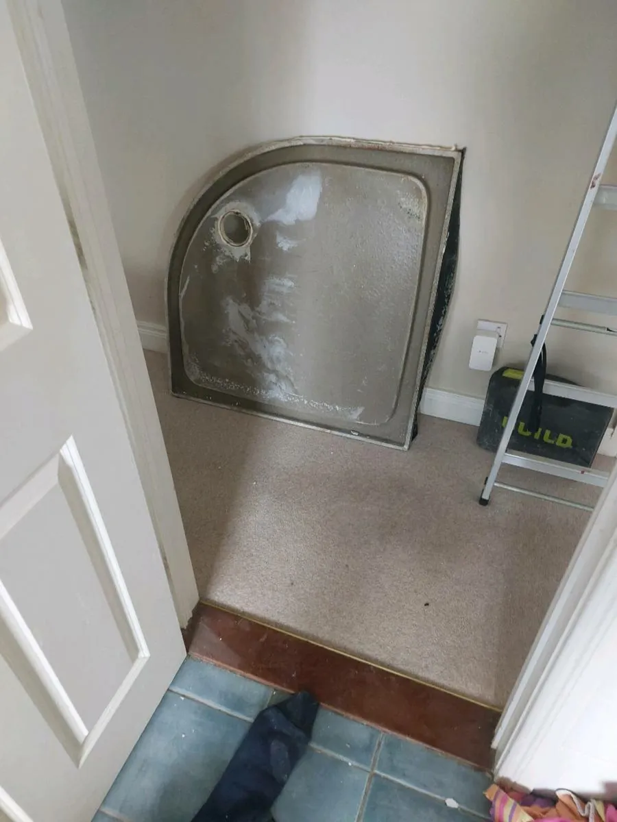 Corner shower unit with tray & shower - Image 3