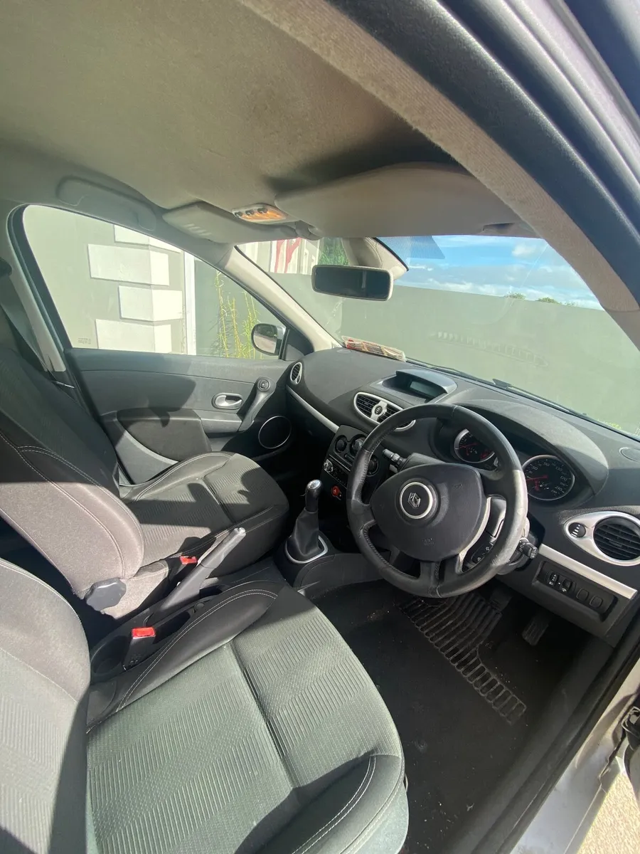 Renault Clio 2010 - Image 3