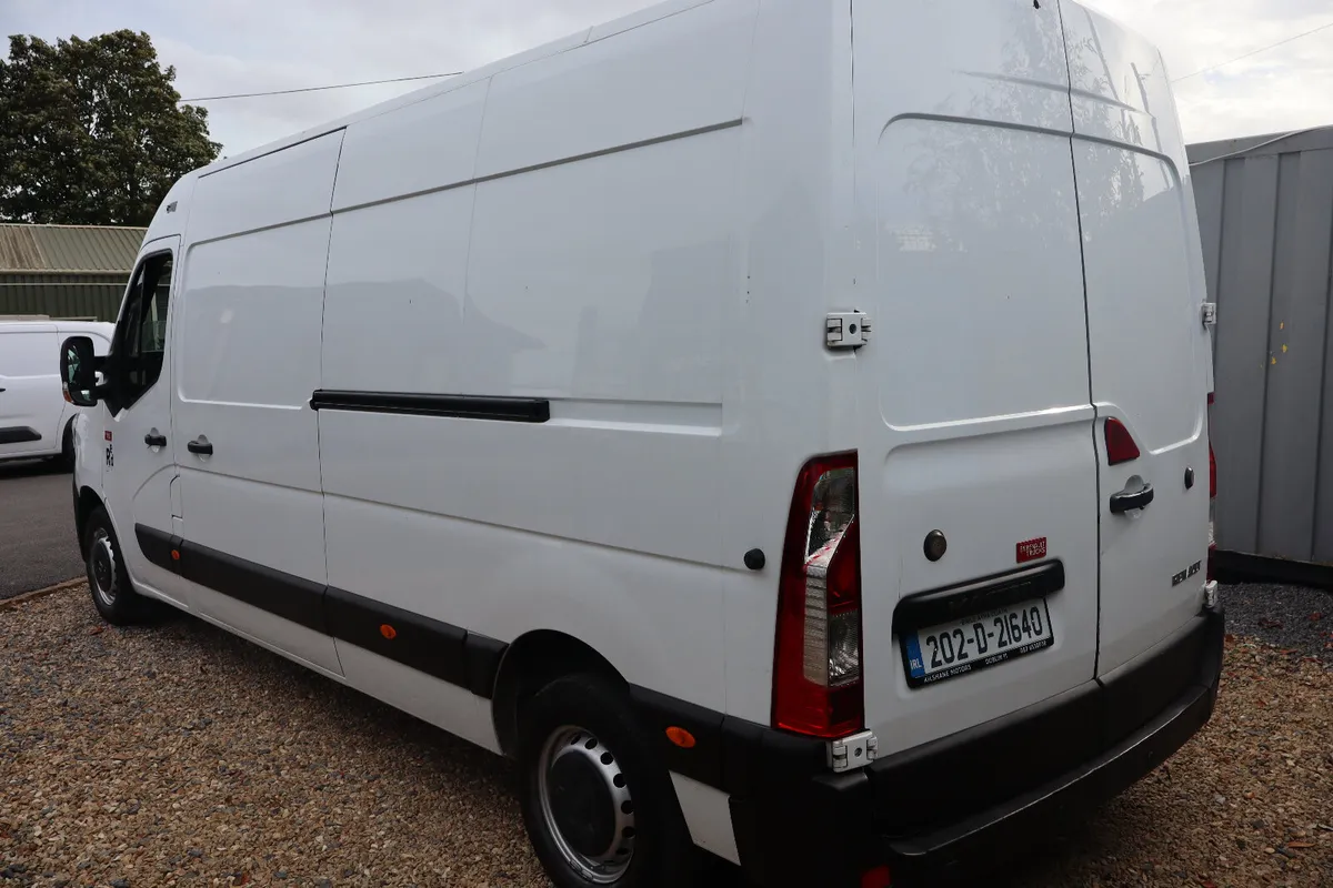 Renault Master LWB AC 2020 - Image 4