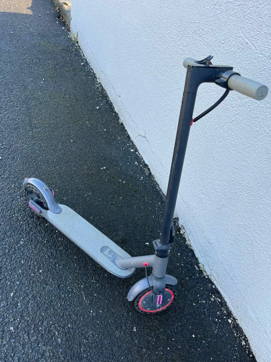 Electric scooter - Image 2