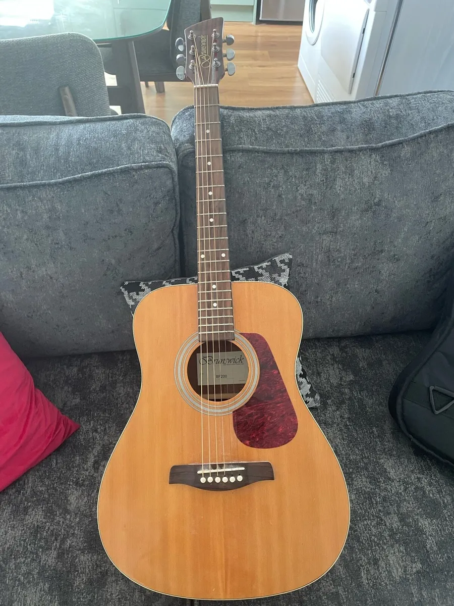 Brunswick BF200 Acoustic Guitar