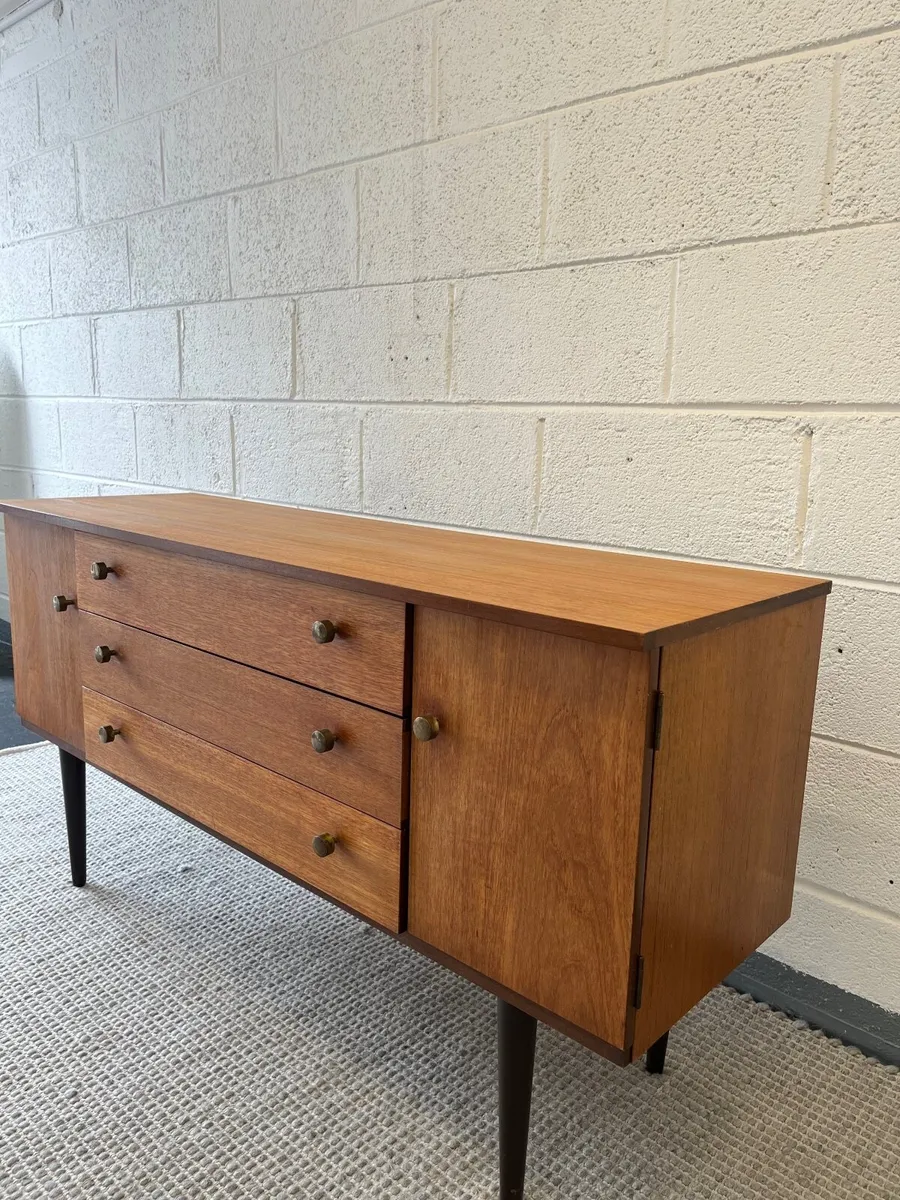SCHREIBER Mini mid century sideboard. - Image 1