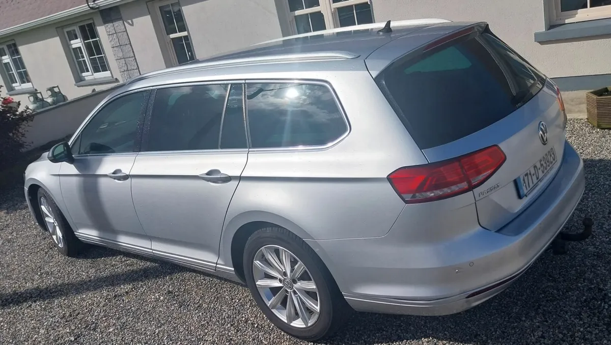 Volkswagen Passat 2017 - Image 3