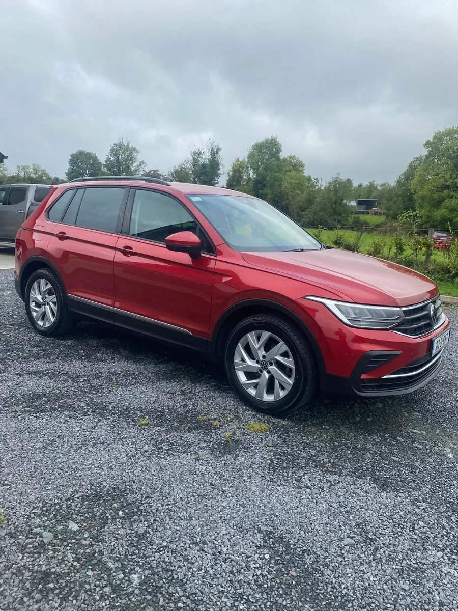 Volkswagen Tiguan 2021 - Image 2