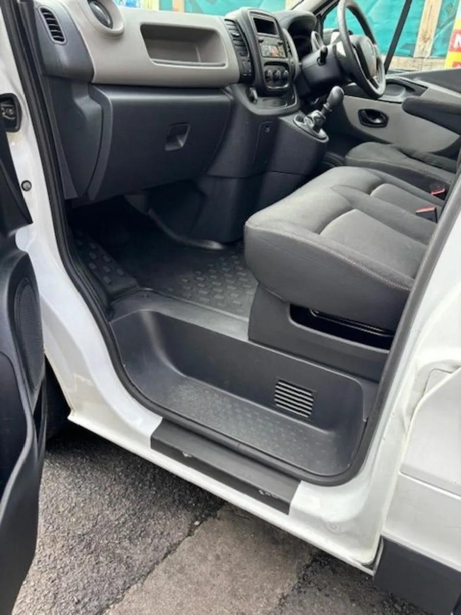 Renault Trafic 2018 - Image 4