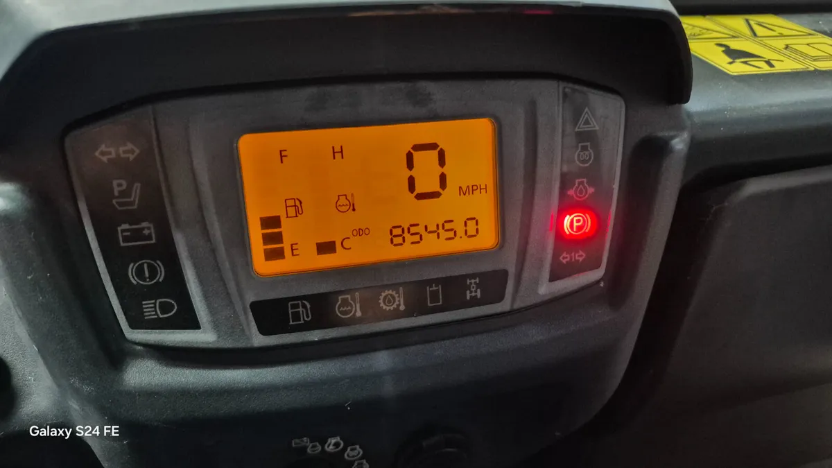 Kubota RTV 900 - Image 2