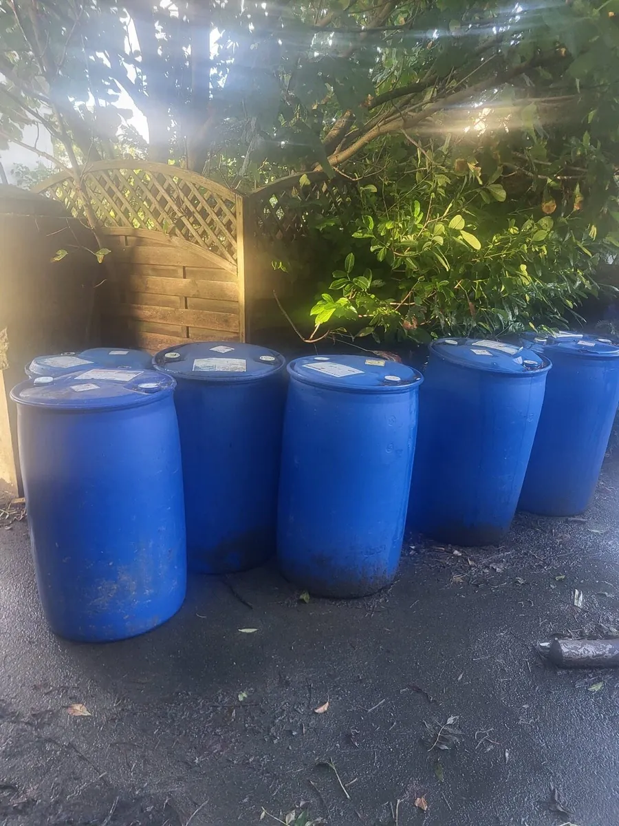 6 blue Barrels and bulk bags for sticks - Image 1