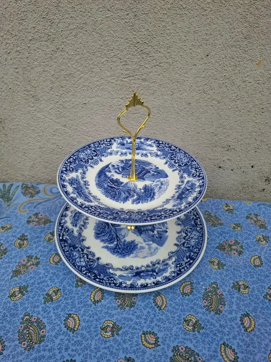 Blue 2 tiers cake stand postage possible