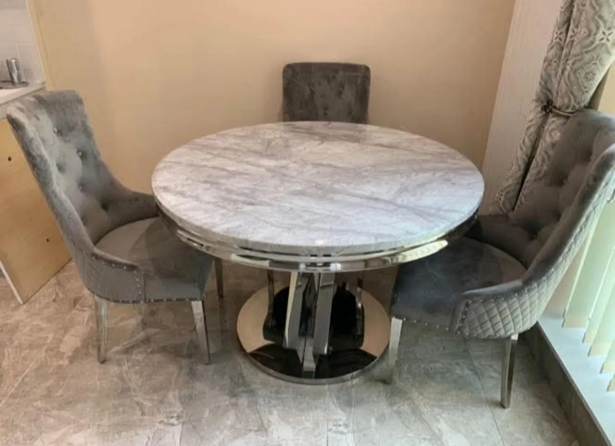 Round Kitchen Dining Table With Chairs - Image 4