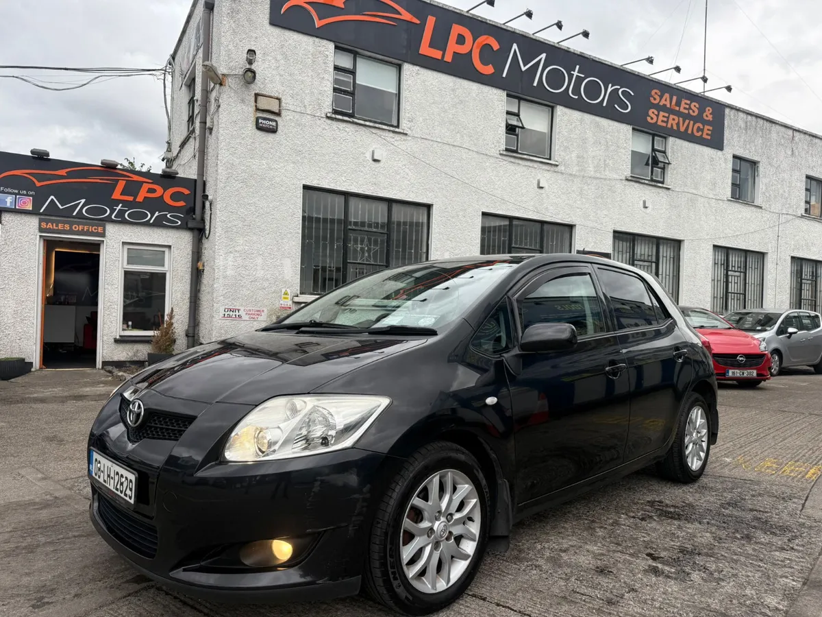 Toyota Auris 2008 - Image 1
