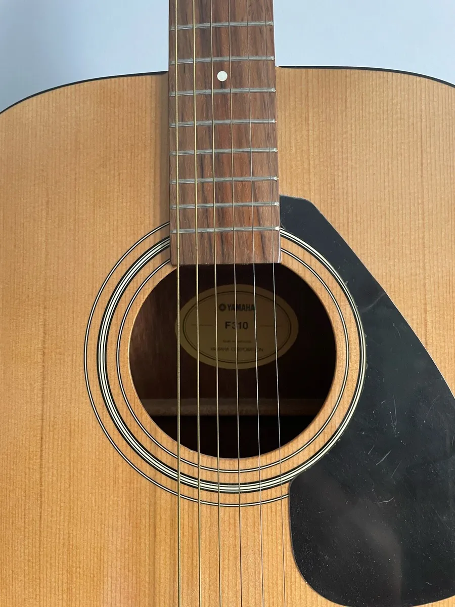 Yamaha F310 acoustic guitar - Image 2