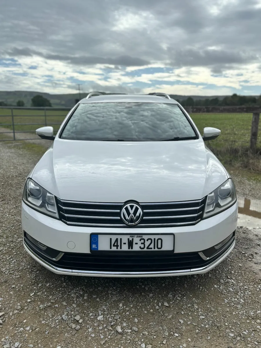 Volkswagen Passat 2014 - Image 2