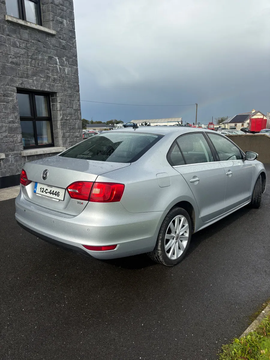 Volkswagen Jetta 2012 - Image 4