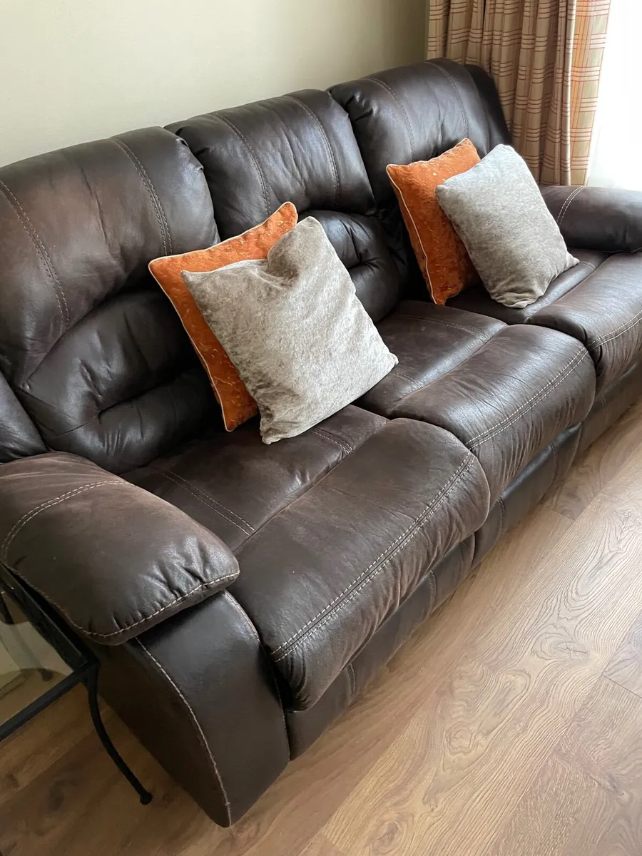 Couch - Image 2